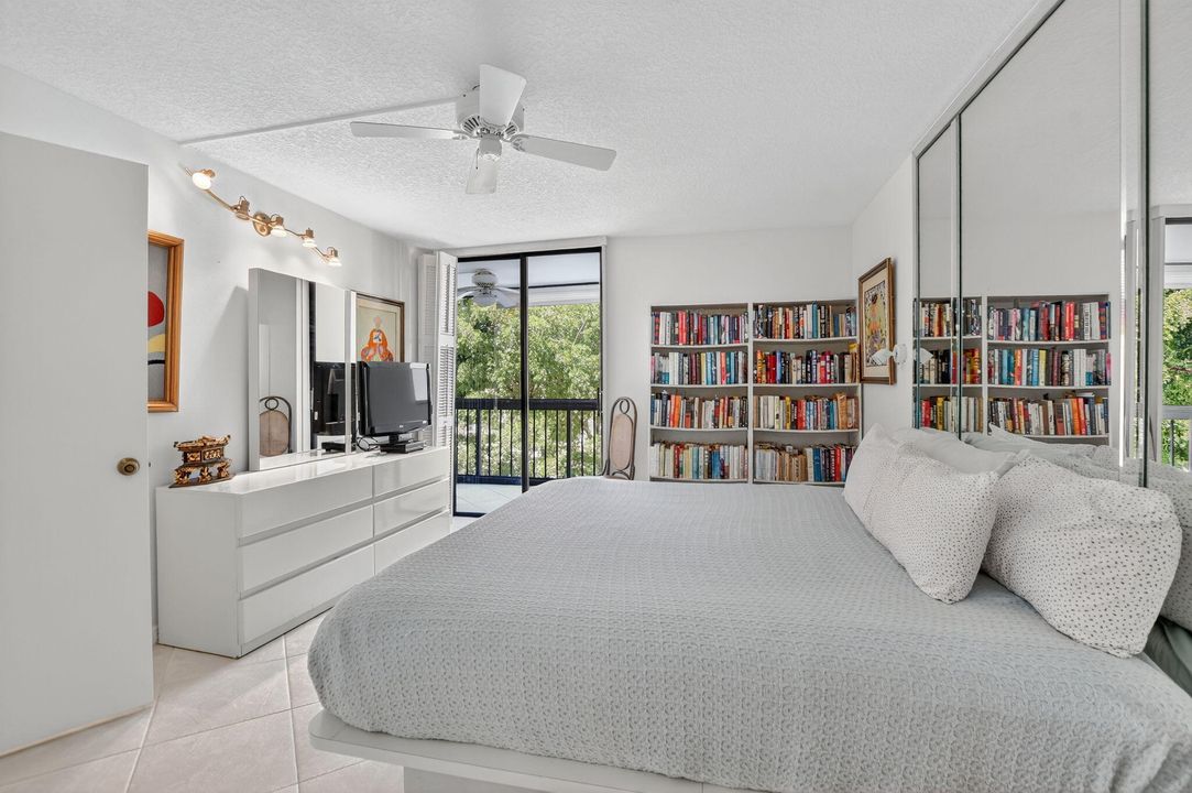 Под контрактом: $165,000 (2 спален, 2 ванн, 1255 Квадратных фут)