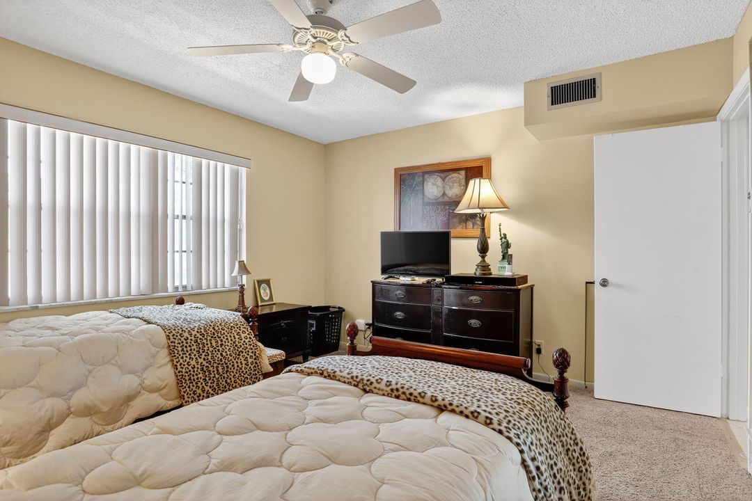 Activo con contrato: $2,550 (2 camas, 2 baños, 1156 Pies cuadrados)