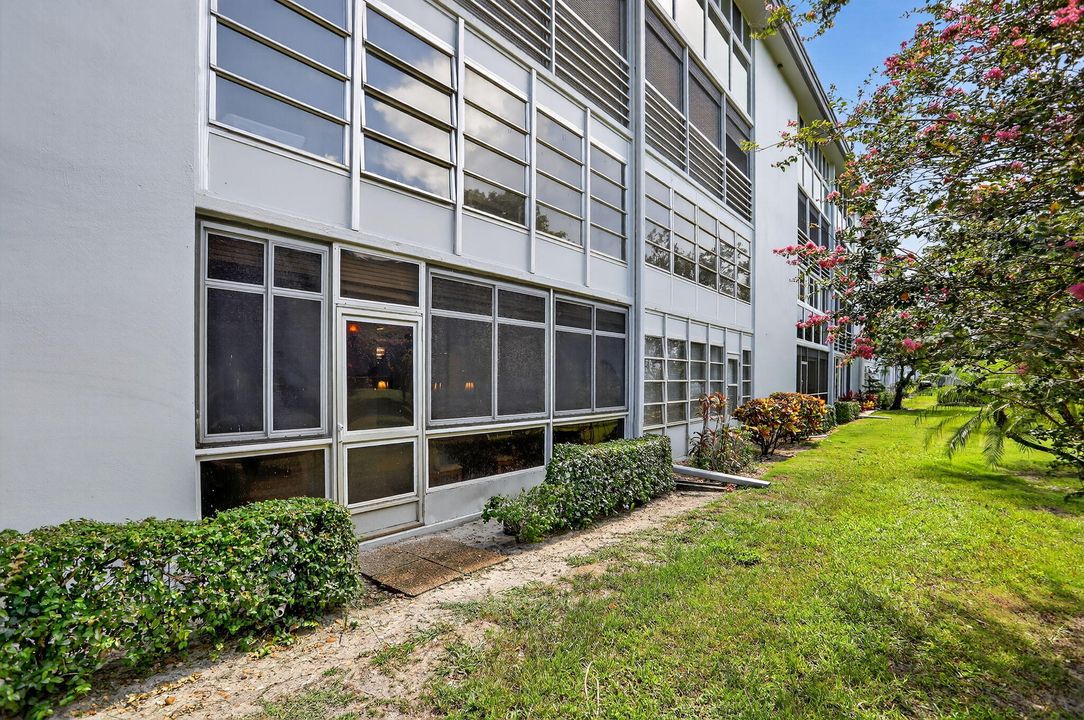 Activo con contrato: $2,550 (2 camas, 2 baños, 1156 Pies cuadrados)