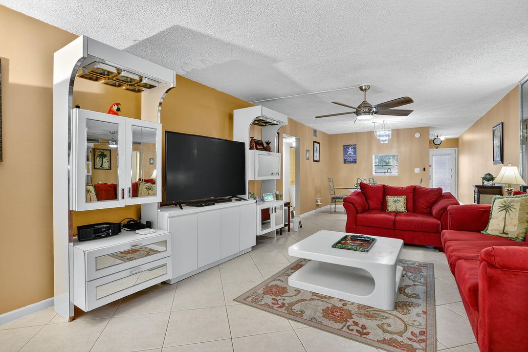 Activo con contrato: $2,550 (2 camas, 2 baños, 1156 Pies cuadrados)