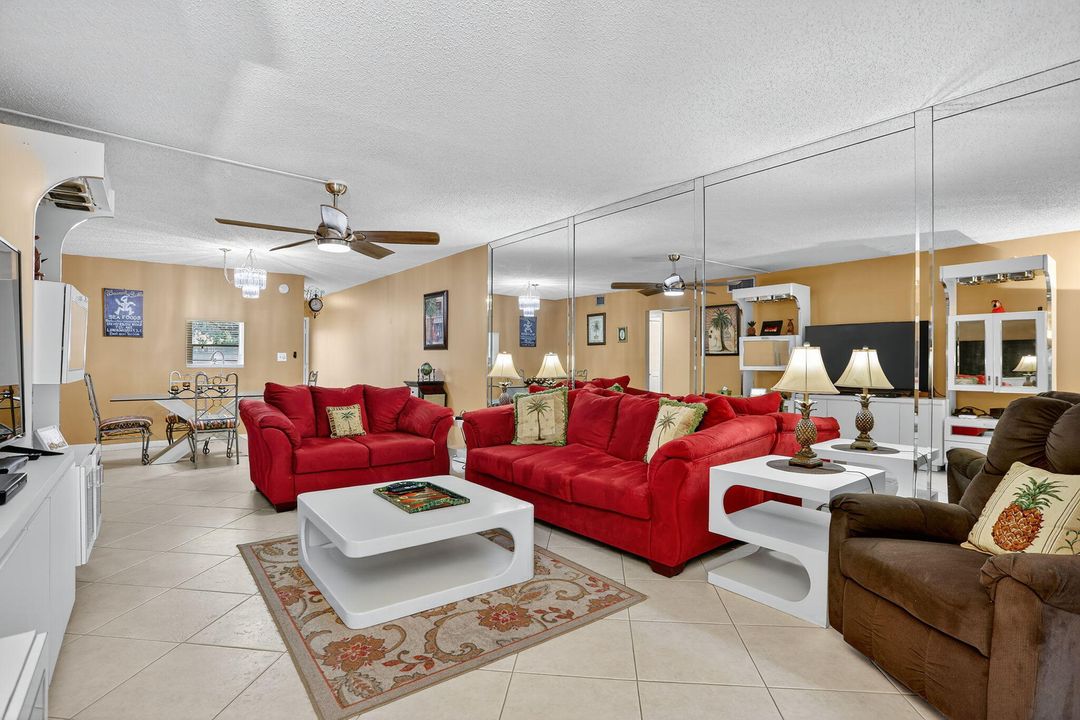 Activo con contrato: $2,550 (2 camas, 2 baños, 1156 Pies cuadrados)