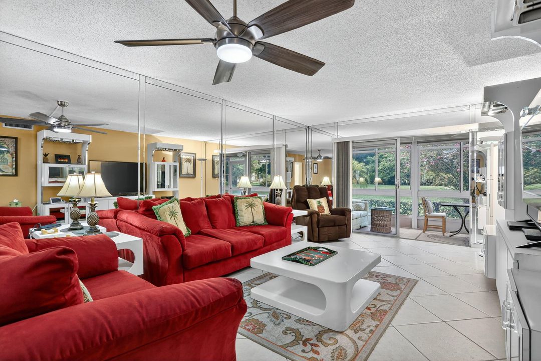 Activo con contrato: $2,550 (2 camas, 2 baños, 1156 Pies cuadrados)