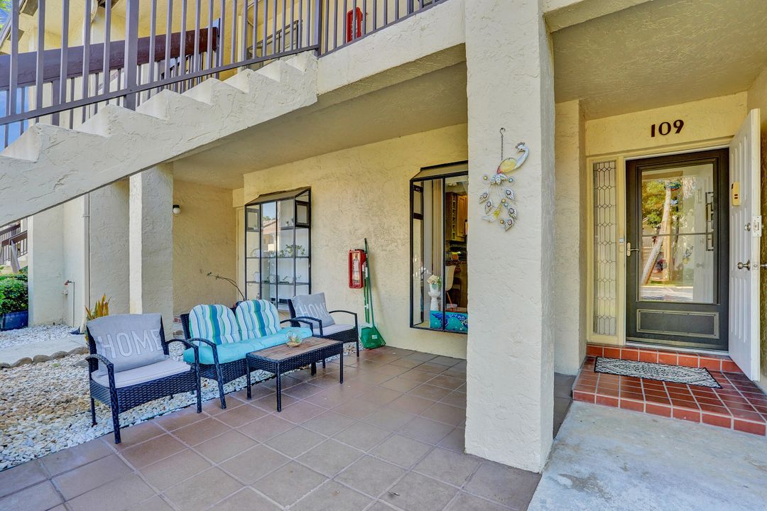 Active With Contract: $249,900 (2 beds, 2 baths, 1150 Square Feet)