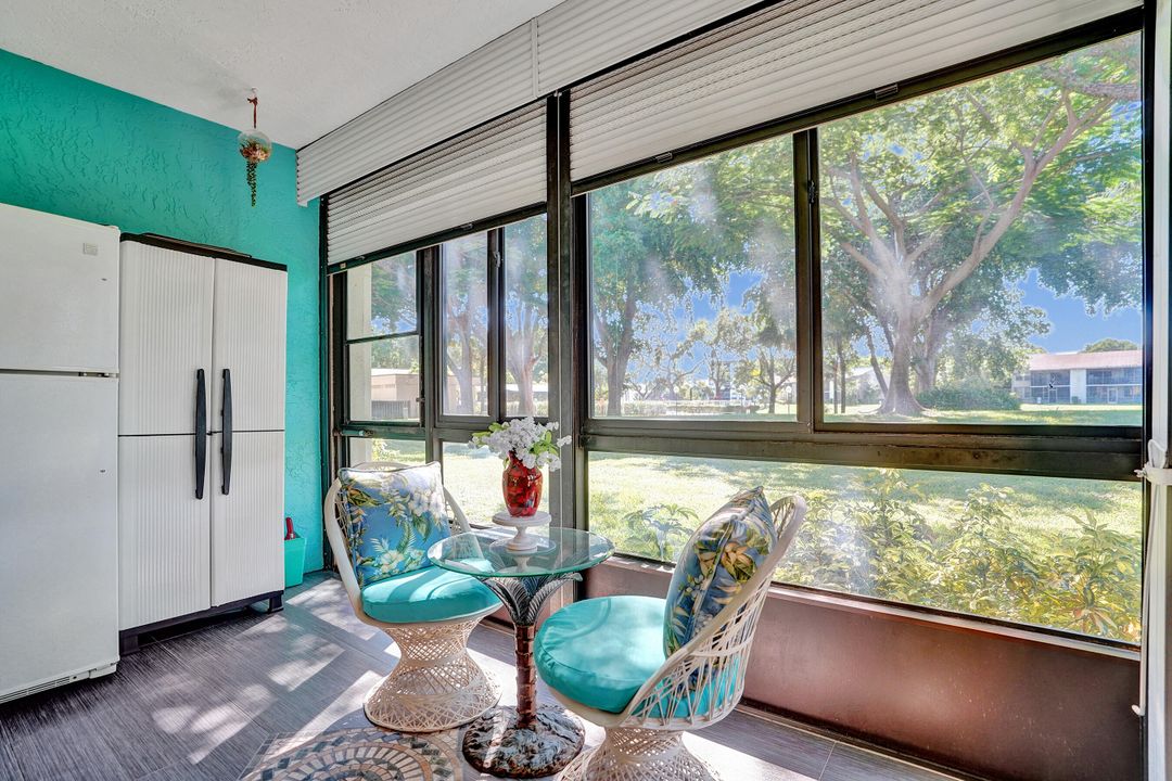 Active With Contract: $249,900 (2 beds, 2 baths, 1150 Square Feet)