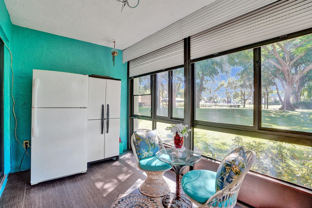 Active With Contract: $249,900 (2 beds, 2 baths, 1150 Square Feet)