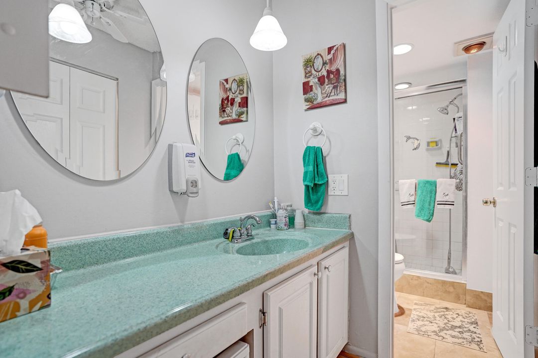 Active With Contract: $249,900 (2 beds, 2 baths, 1150 Square Feet)