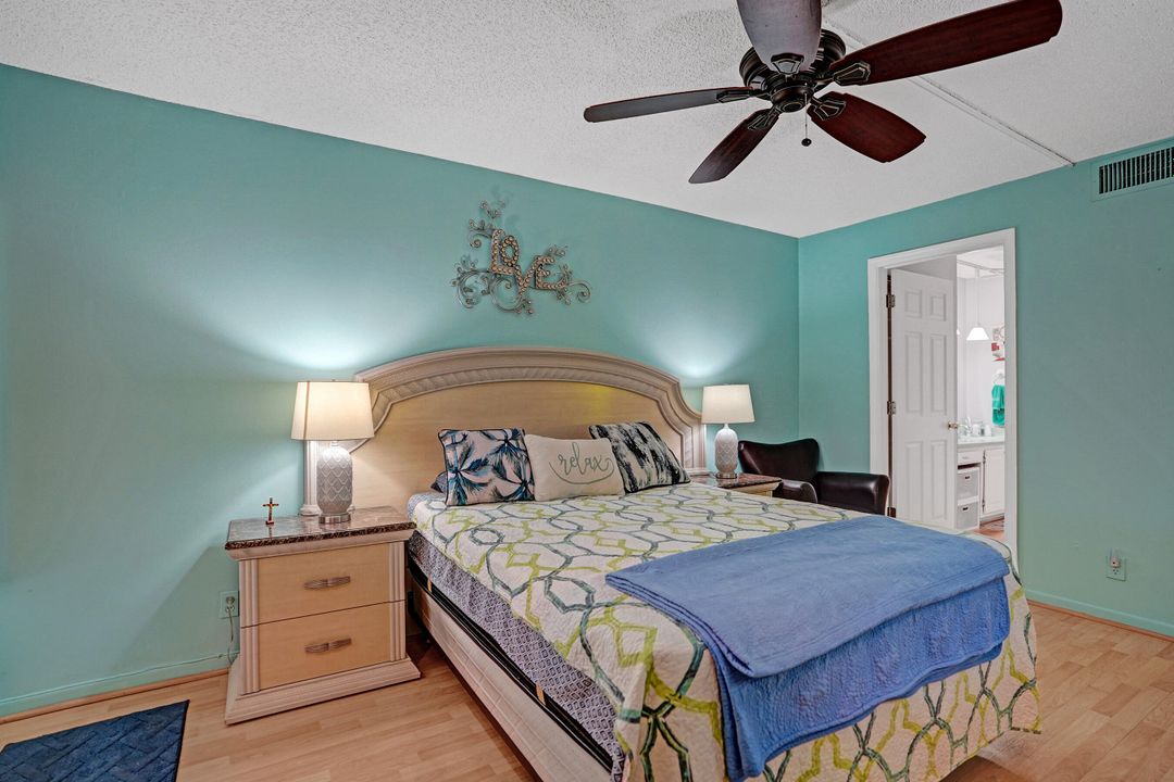 Active With Contract: $249,900 (2 beds, 2 baths, 1150 Square Feet)