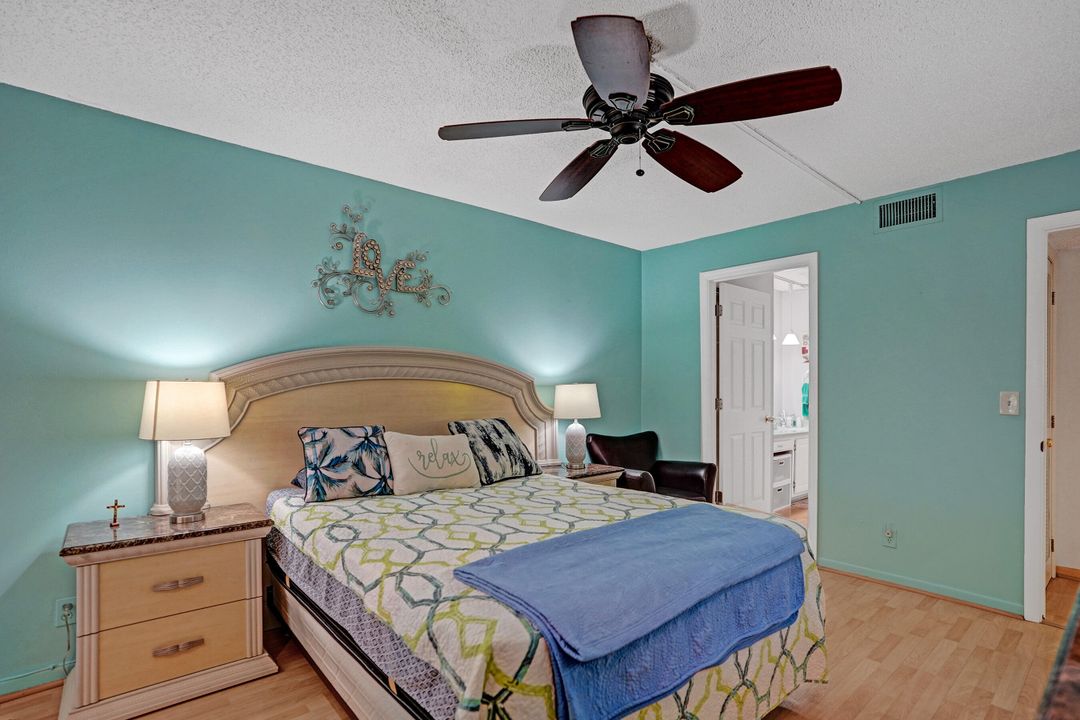 Active With Contract: $249,900 (2 beds, 2 baths, 1150 Square Feet)