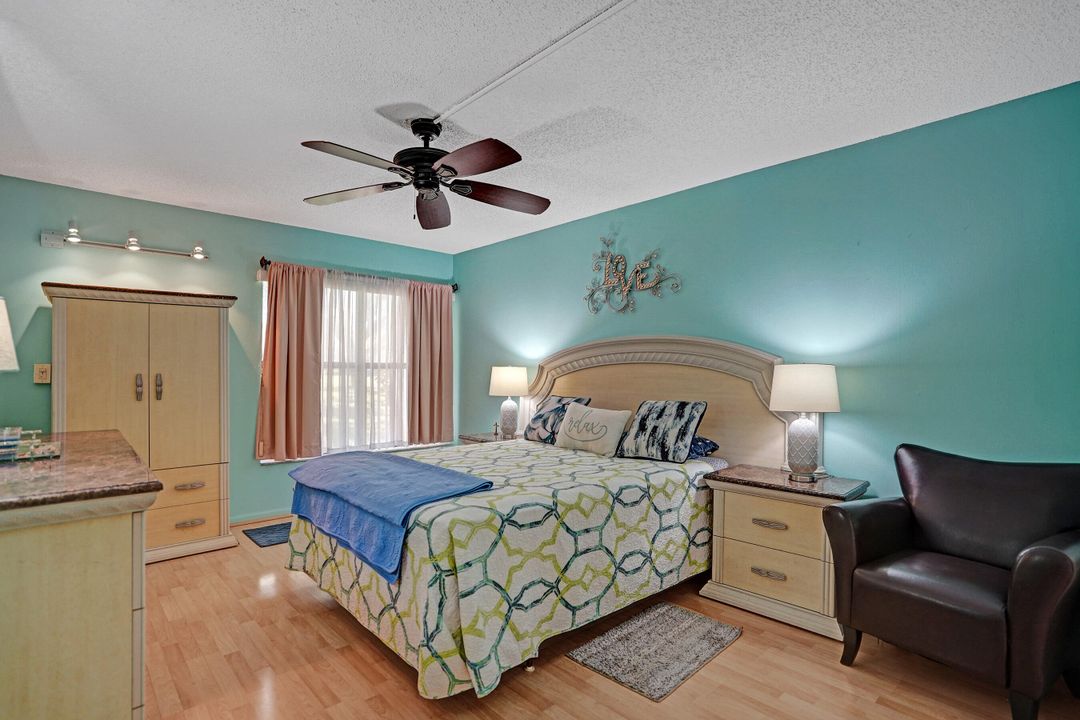 Active With Contract: $249,900 (2 beds, 2 baths, 1150 Square Feet)