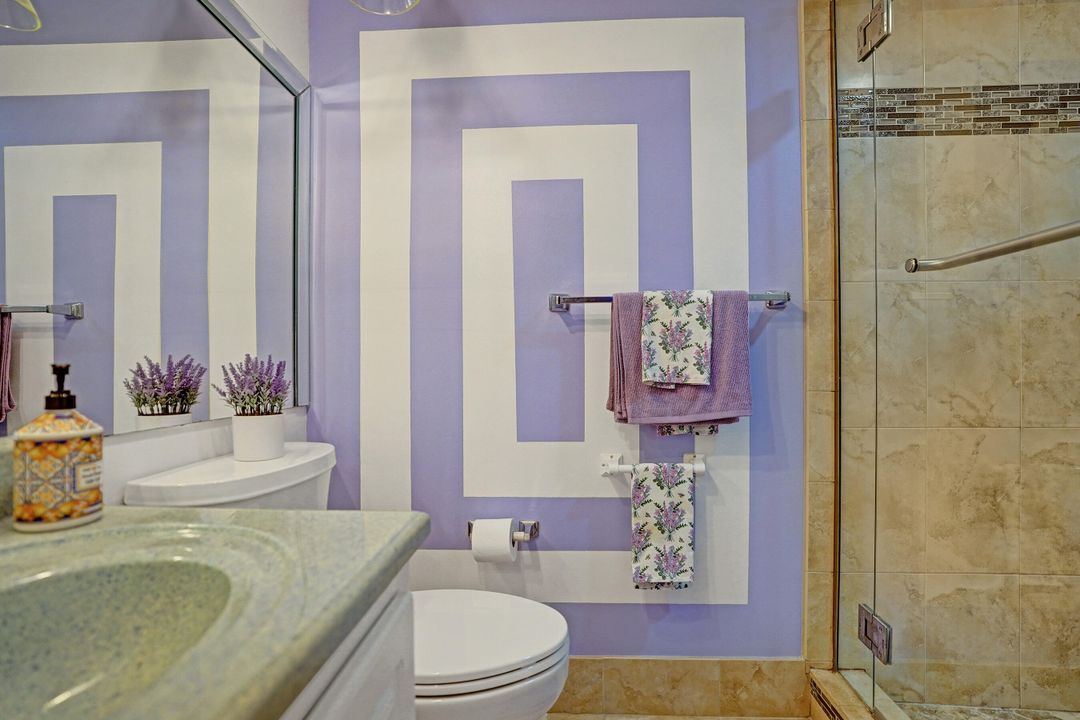 Active With Contract: $249,900 (2 beds, 2 baths, 1150 Square Feet)