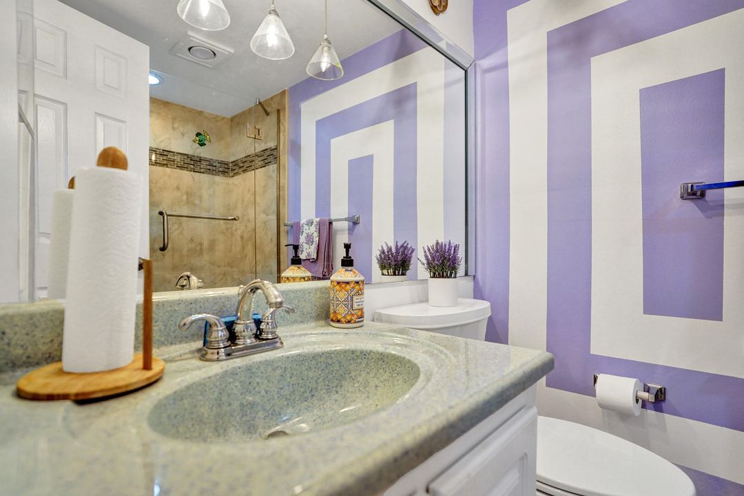 Active With Contract: $249,900 (2 beds, 2 baths, 1150 Square Feet)