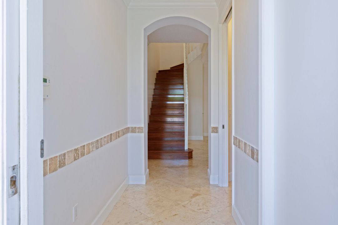 En Venta: $855,000 (2 camas, 2 baños, 1750 Pies cuadrados)