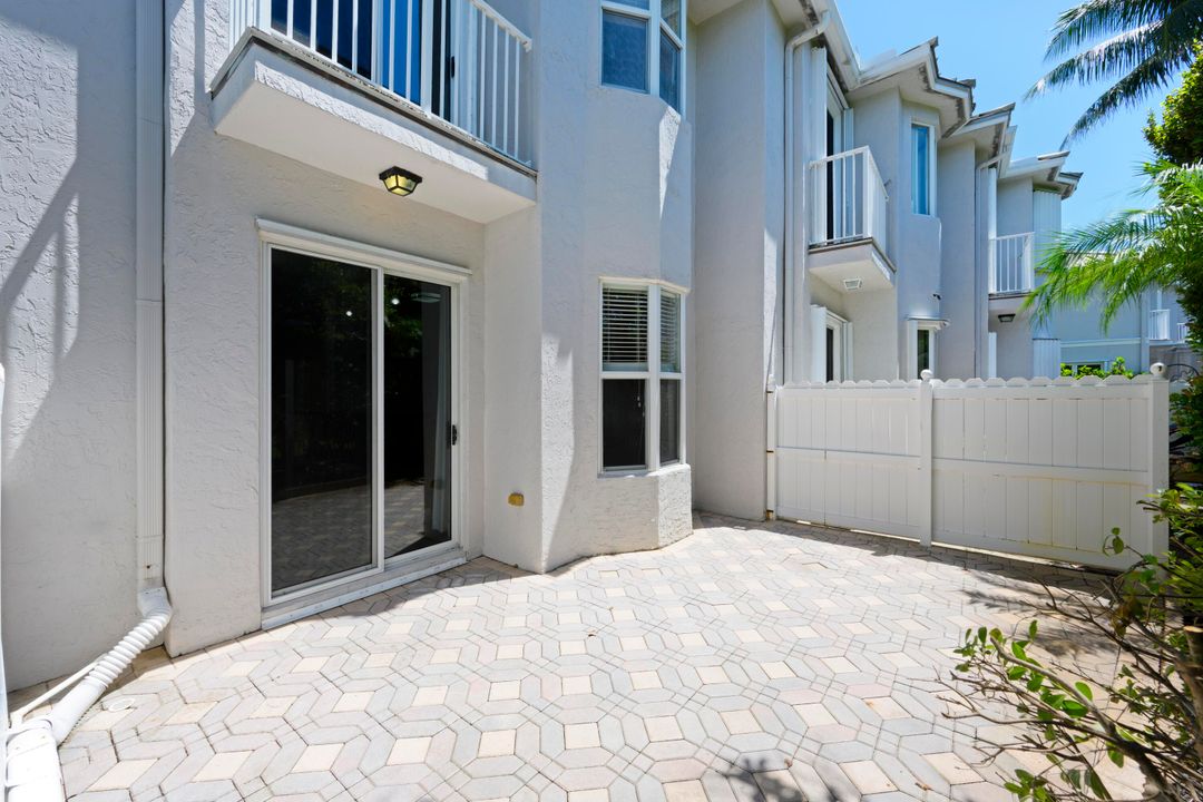 En Venta: $855,000 (2 camas, 2 baños, 1750 Pies cuadrados)