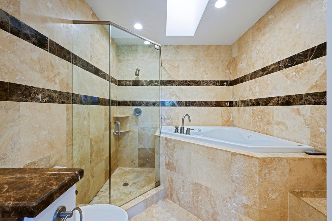 En Venta: $855,000 (2 camas, 2 baños, 1750 Pies cuadrados)