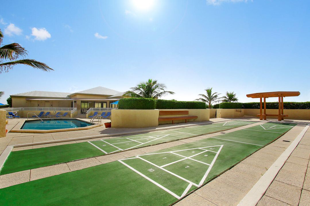 合同活跃: $9,000 (2 贝兹, 2 浴室, 1558 平方英尺)