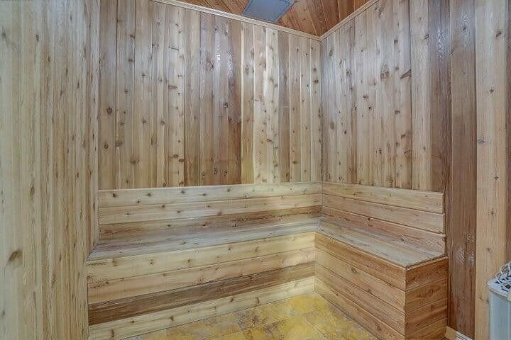 For Sale: $3,350,000 (3 beds, 5 baths, 3483 Square Feet)