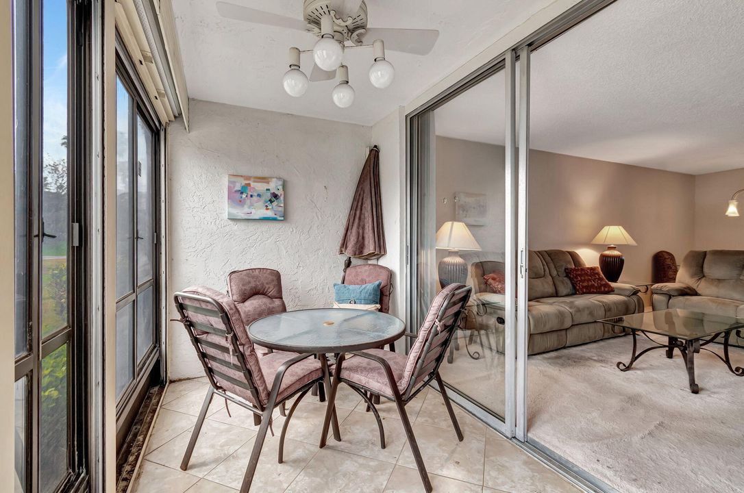 For Sale: $105,000 (2 beds, 2 baths, 990 Square Feet)