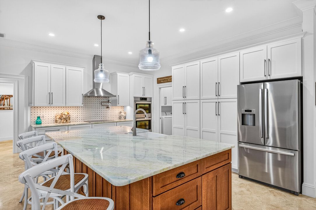 待售: $2,695,000 (3 贝兹, 3 浴室, 2571 平方英尺)