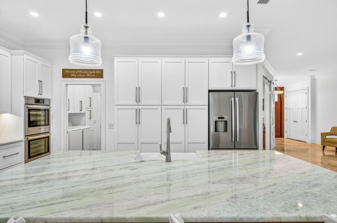 待售: $2,695,000 (3 贝兹, 3 浴室, 2571 平方英尺)