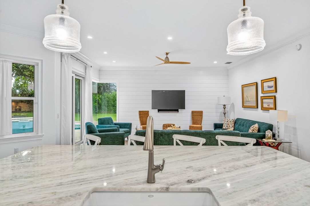 待售: $2,695,000 (3 贝兹, 3 浴室, 2571 平方英尺)