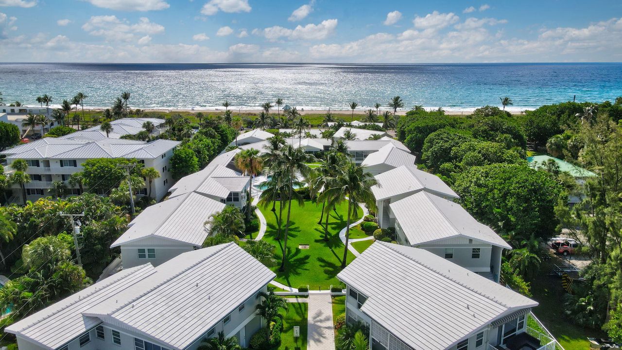 合同活跃: $15,000 (2 贝兹, 2 浴室, 1068 平方英尺)