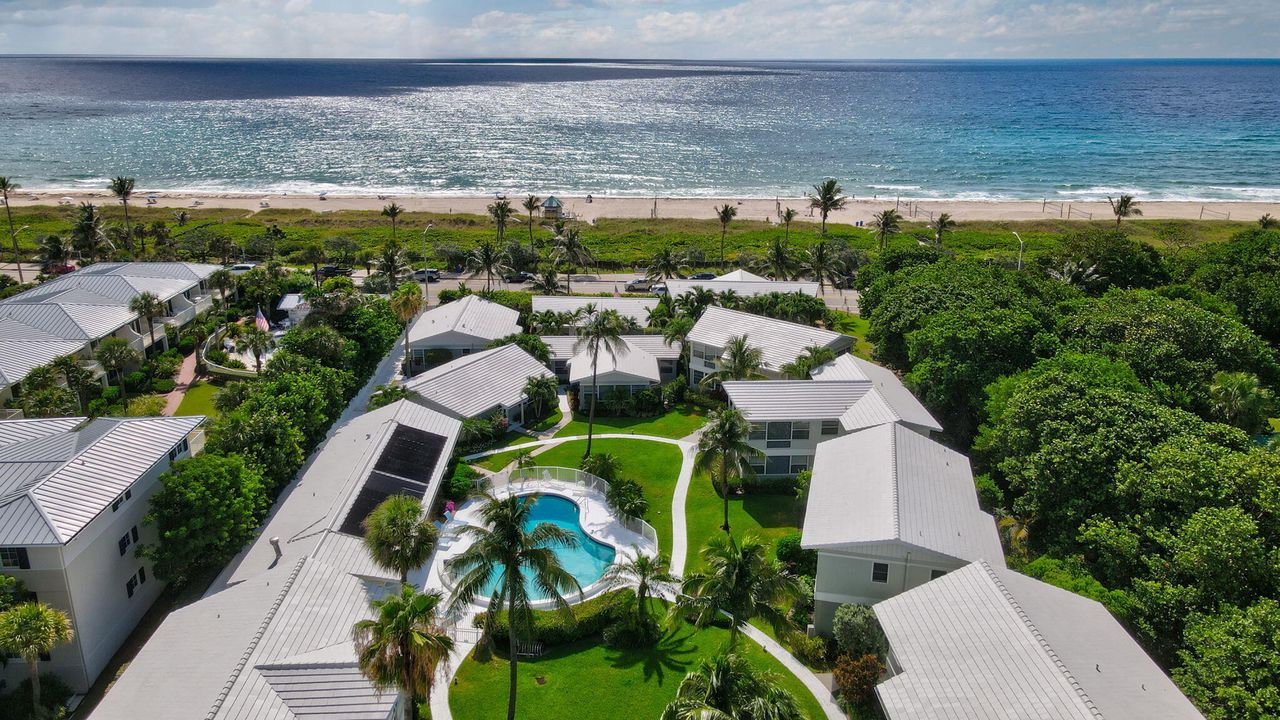 合同活跃: $15,000 (2 贝兹, 2 浴室, 1068 平方英尺)