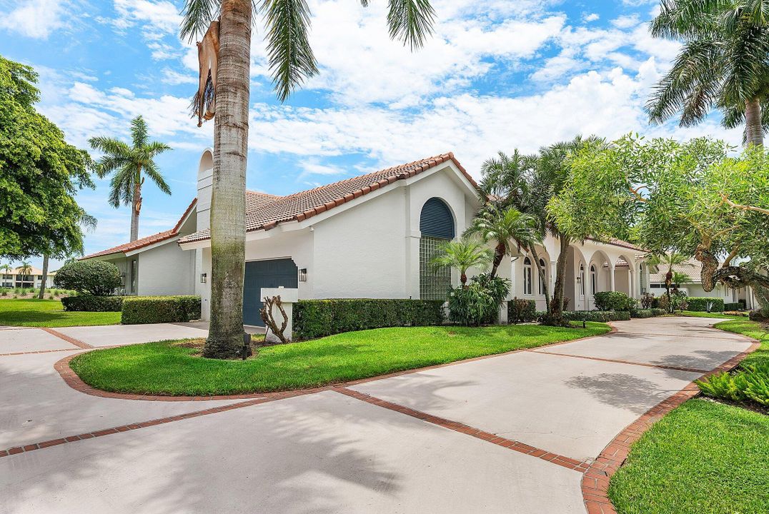 Active With Contract: $2,789,000 (4 beds, 4 baths, 4342 Square Feet)