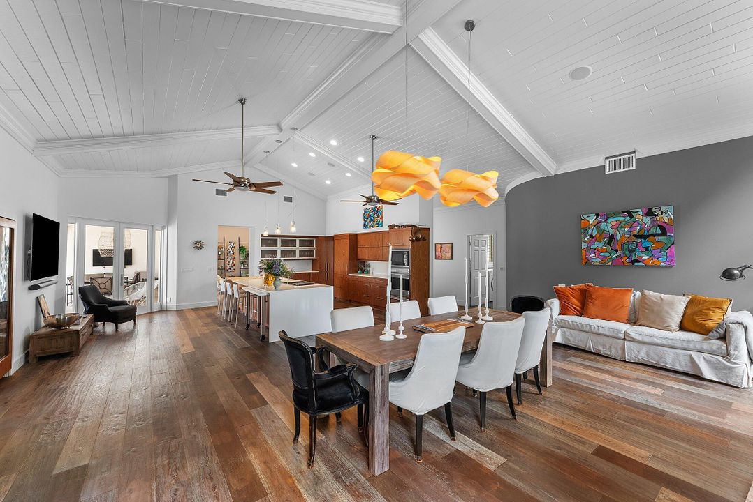 Active With Contract: $2,789,000 (4 beds, 4 baths, 4342 Square Feet)