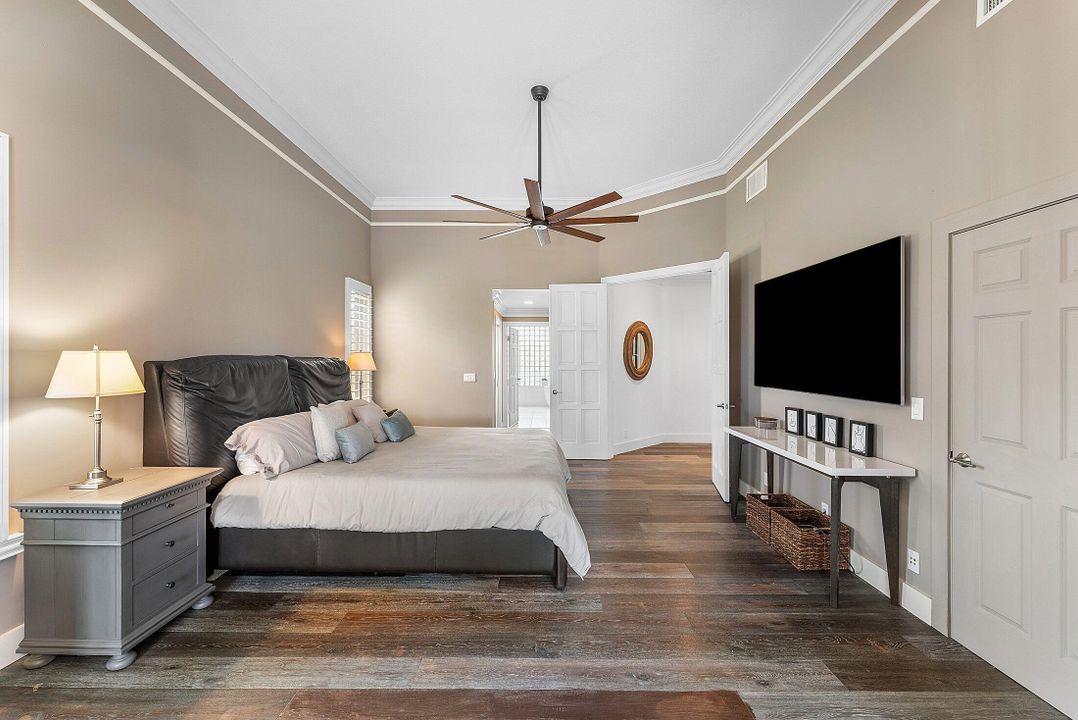 Active With Contract: $2,789,000 (4 beds, 4 baths, 4342 Square Feet)