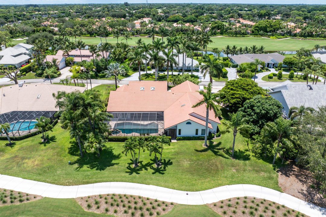 Active With Contract: $2,789,000 (4 beds, 4 baths, 4342 Square Feet)