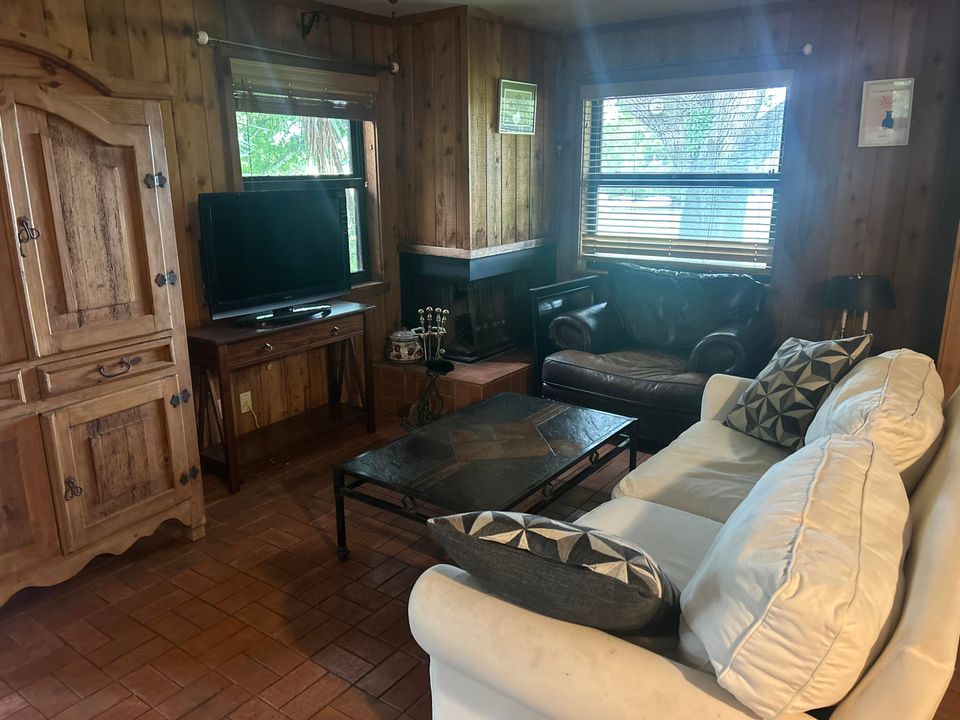 В аренду: $11,875 (1 спален, 2 ванн, 0 Квадратных фут)