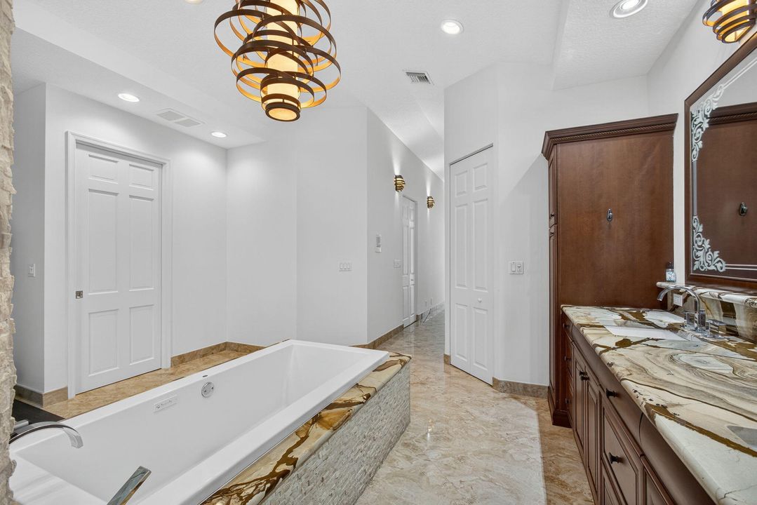 待售: $1,500,000 (3 贝兹, 3 浴室, 3872 平方英尺)