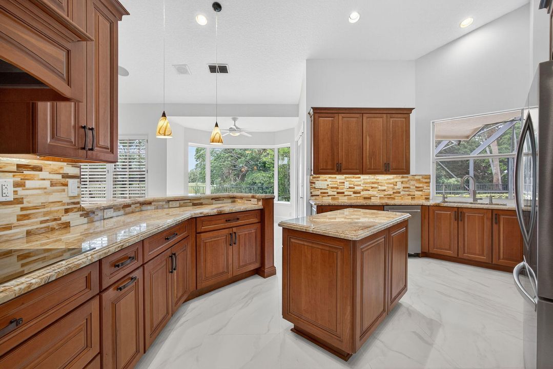 待售: $1,500,000 (3 贝兹, 3 浴室, 3872 平方英尺)