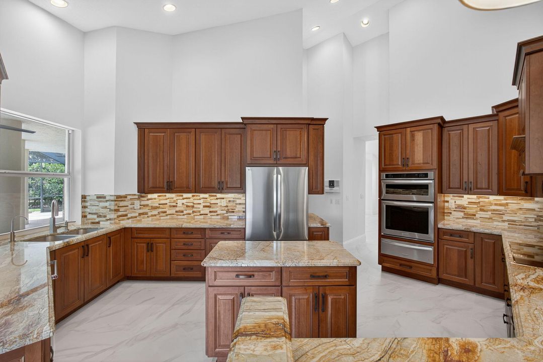 待售: $1,500,000 (3 贝兹, 3 浴室, 3872 平方英尺)