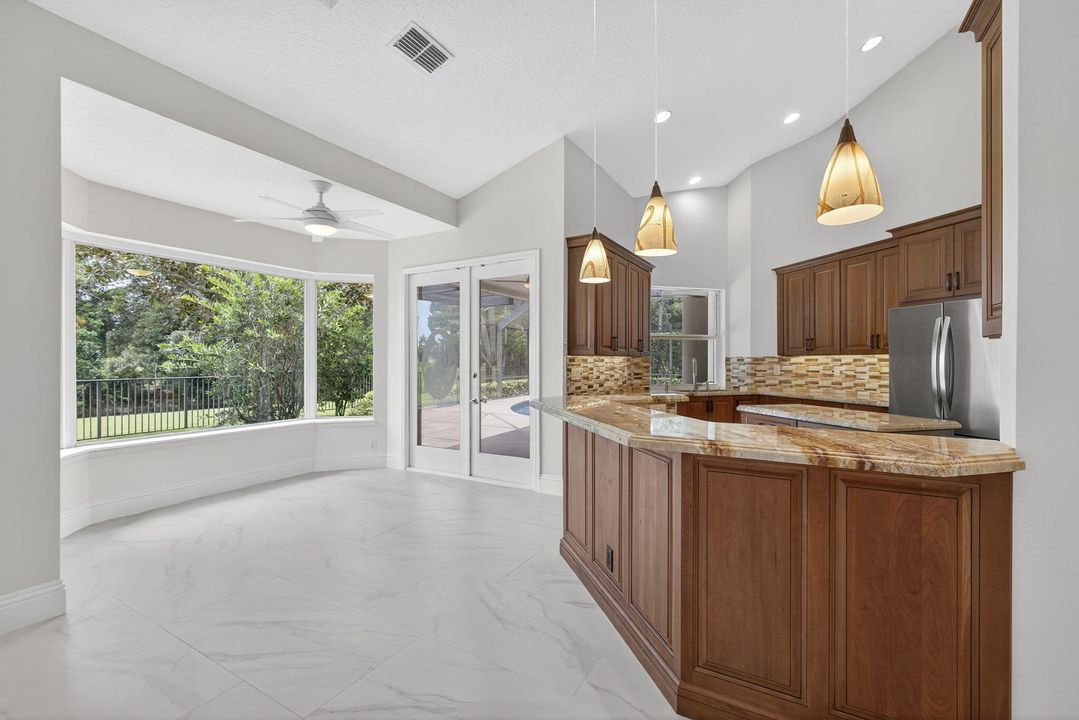 待售: $1,500,000 (3 贝兹, 3 浴室, 3872 平方英尺)