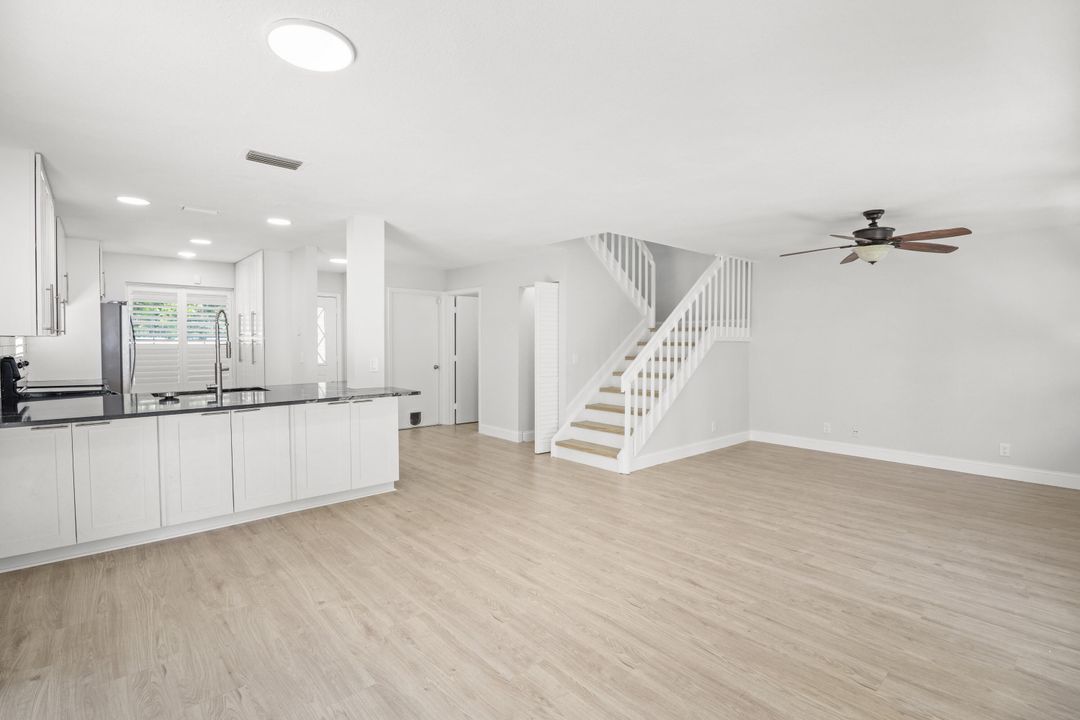 Active With Contract: $2,800 (3 beds, 2 baths, 1386 Square Feet)