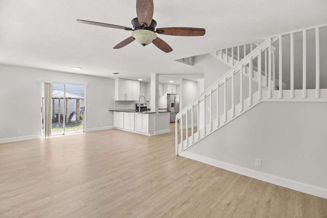 Active With Contract: $2,800 (3 beds, 2 baths, 1386 Square Feet)