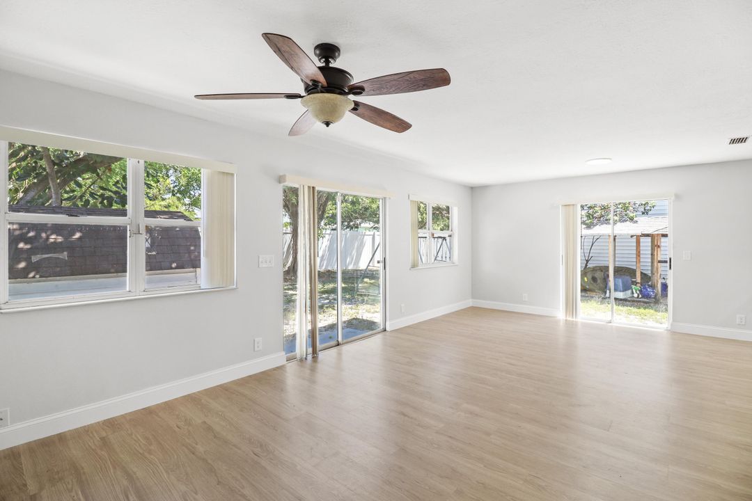 Active With Contract: $2,800 (3 beds, 2 baths, 1386 Square Feet)