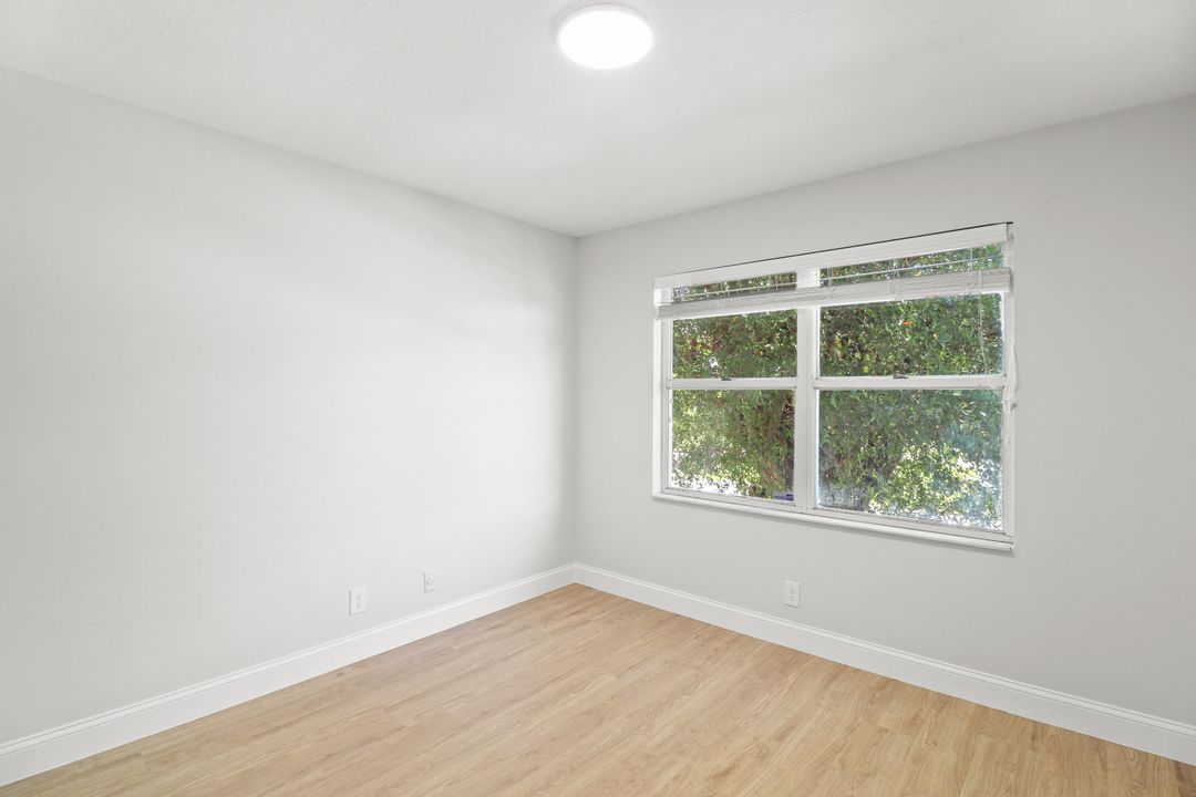 Active With Contract: $2,800 (3 beds, 2 baths, 1386 Square Feet)