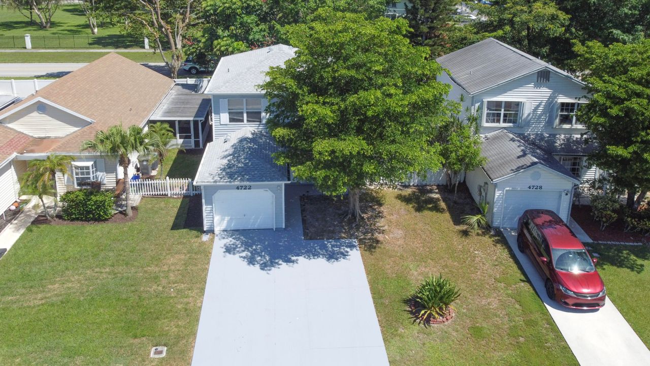 Active With Contract: $2,800 (3 beds, 2 baths, 1386 Square Feet)