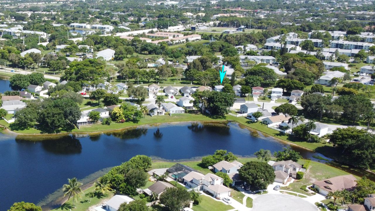 Active With Contract: $2,800 (3 beds, 2 baths, 1386 Square Feet)