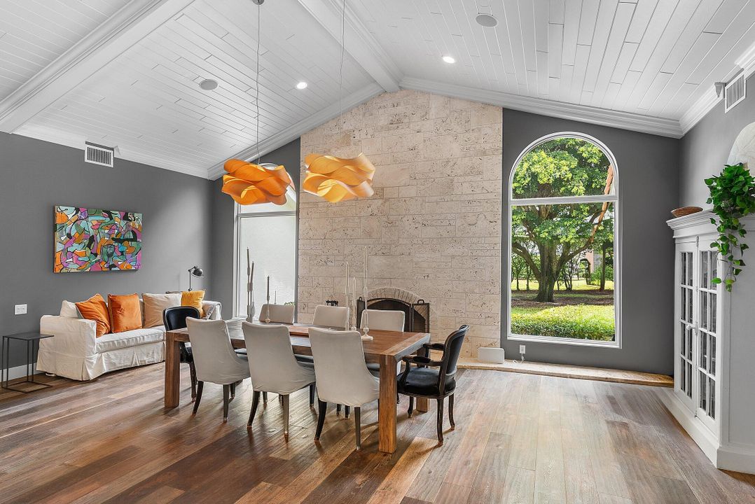 Active With Contract: $2,789,000 (4 beds, 4 baths, 4342 Square Feet)