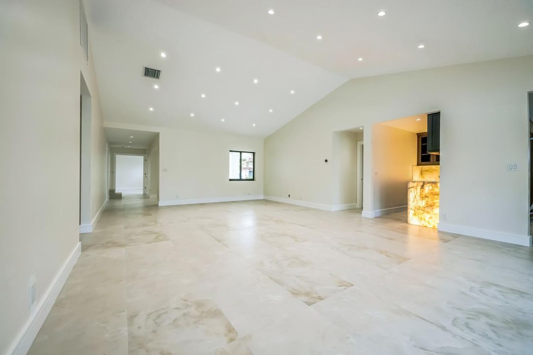 Active With Contract: $2,995,000 (6 beds, 5 baths, 3599 Square Feet)