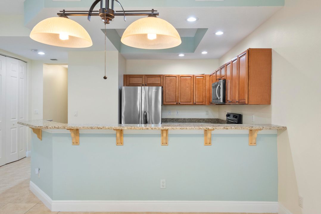 Active With Contract: $2,175 (2 beds, 2 baths, 1231 Square Feet)