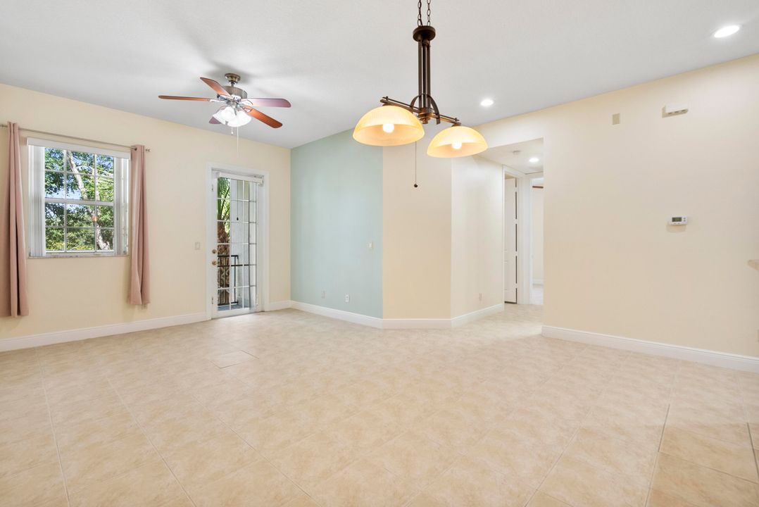 Active With Contract: $2,175 (2 beds, 2 baths, 1231 Square Feet)