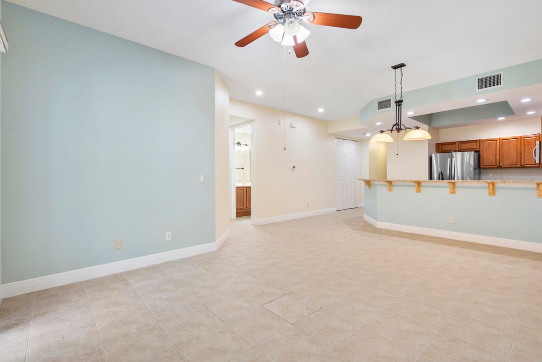 Active With Contract: $2,175 (2 beds, 2 baths, 1231 Square Feet)