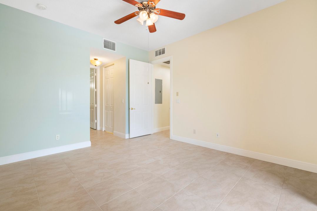 Active With Contract: $2,175 (2 beds, 2 baths, 1231 Square Feet)