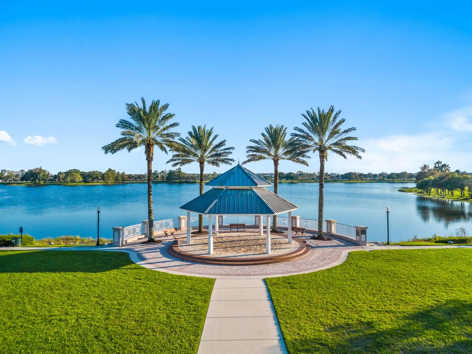 Active With Contract: $2,175 (2 beds, 2 baths, 1231 Square Feet)