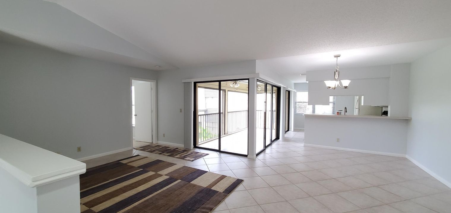 For Rent: $2,120 (3 beds, 2 baths, 1384 Square Feet)