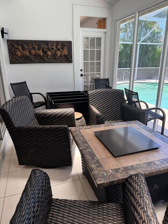 В аренду: $6,500 (3 спален, 3 ванн, 2105 Квадратных фут)